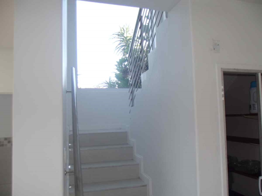 3 Bedroom Property for Sale in Bloubergrant Western Cape